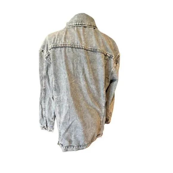 NWOT women's Jean jacket with pearls accent size medium distressed with pockets - Picture 5 of 8